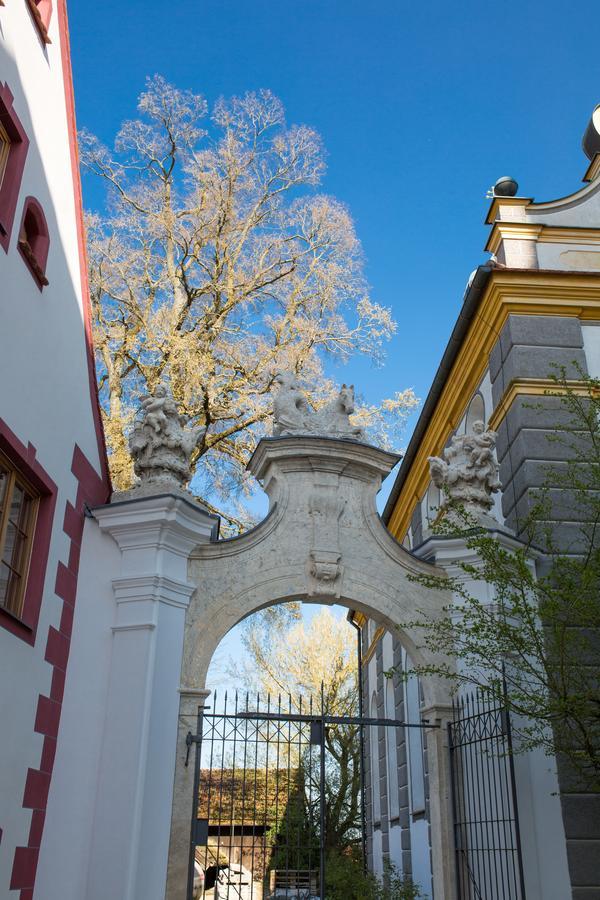 Hotel Schloss Leitheim المظهر الخارجي الصورة